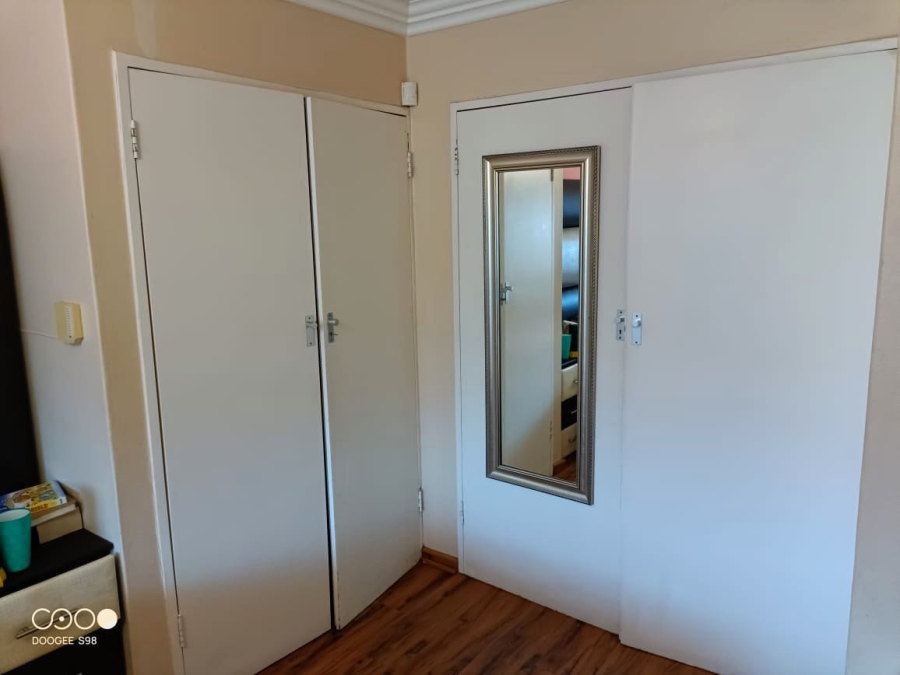 4 Bedroom Property for Sale in Langenhovenpark Free State